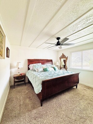 Iron/ironing board, WiFi, bed sheets - Teason Hollow Farmhouse - Peaceful Rural Getaway (Preston)