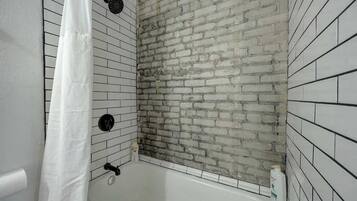 Douche, séchoir à cheveux