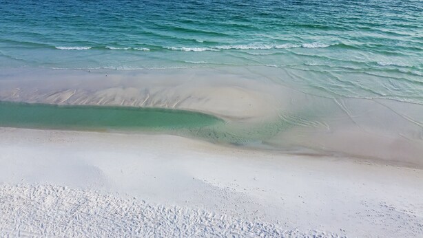 A beach with clear turquoise water and white sand. - Private Pool, Coastal Cottonwood Retreat, Sleeps 13,  Beach Access (Inlet Beach)