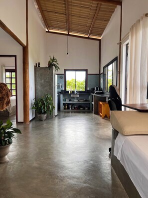 Maison familiale, vue sur le jardin | Accès au Wi-Fi (inclus)