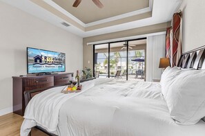 Iron/ironing board, free WiFi, bed sheets - Canalfront Island Escape with Pool, Lanai & Dock - Antigua Villa - Roelens (Cape Coral)