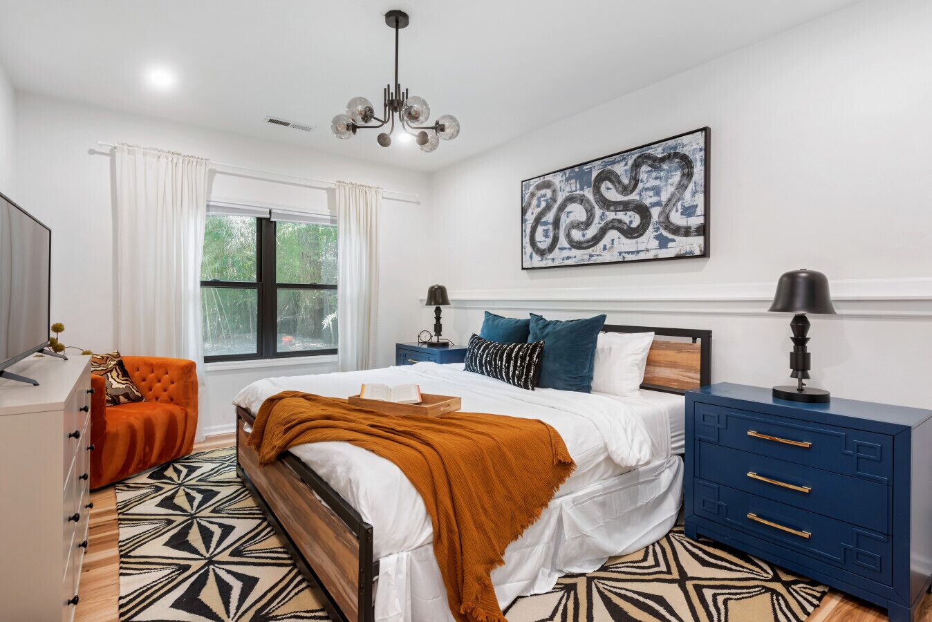 Iron/ironing board, travel crib, WiFi, bed sheets