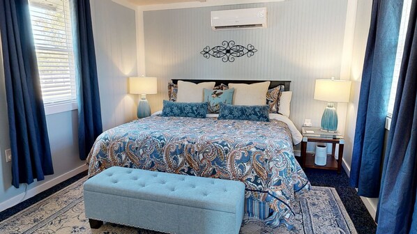 1 bedroom, free WiFi, bed sheets - The Nest ~ Near Music Park + Lake Views (Live Oak)