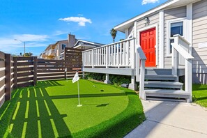 Exterior - Point Loma Cozy Retreat - Spa l AC l Parking (San Diego)