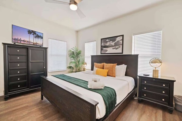 Desk, iron/ironing board, WiFi, bed sheets