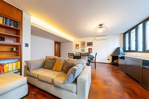 TV, fireplace - Spacious apartment in the central area (Rosario)