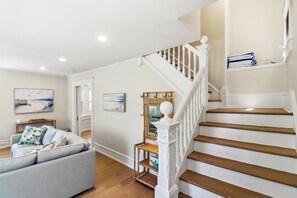 Smart TV, fireplace, books - Bayberry House- 11BR/9BA in Ocean City NJ (Ocean City)