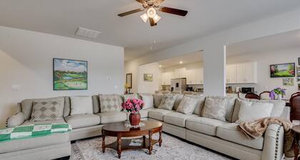 Wonderful 5-bedroom house with AC in charming Evans