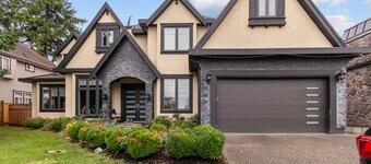 Peaceful 2BR Suite | Sleeps 4 | Free Parking & Wi-Fi | Near Downtown Vancouver