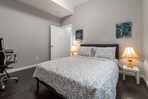 2 dormitoris, planxa i posts de planxar, wifi i roba de llit