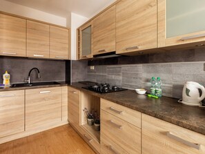 Fridge, stovetop, dishwasher - Reda Cozy Nest Apartment (Reda)