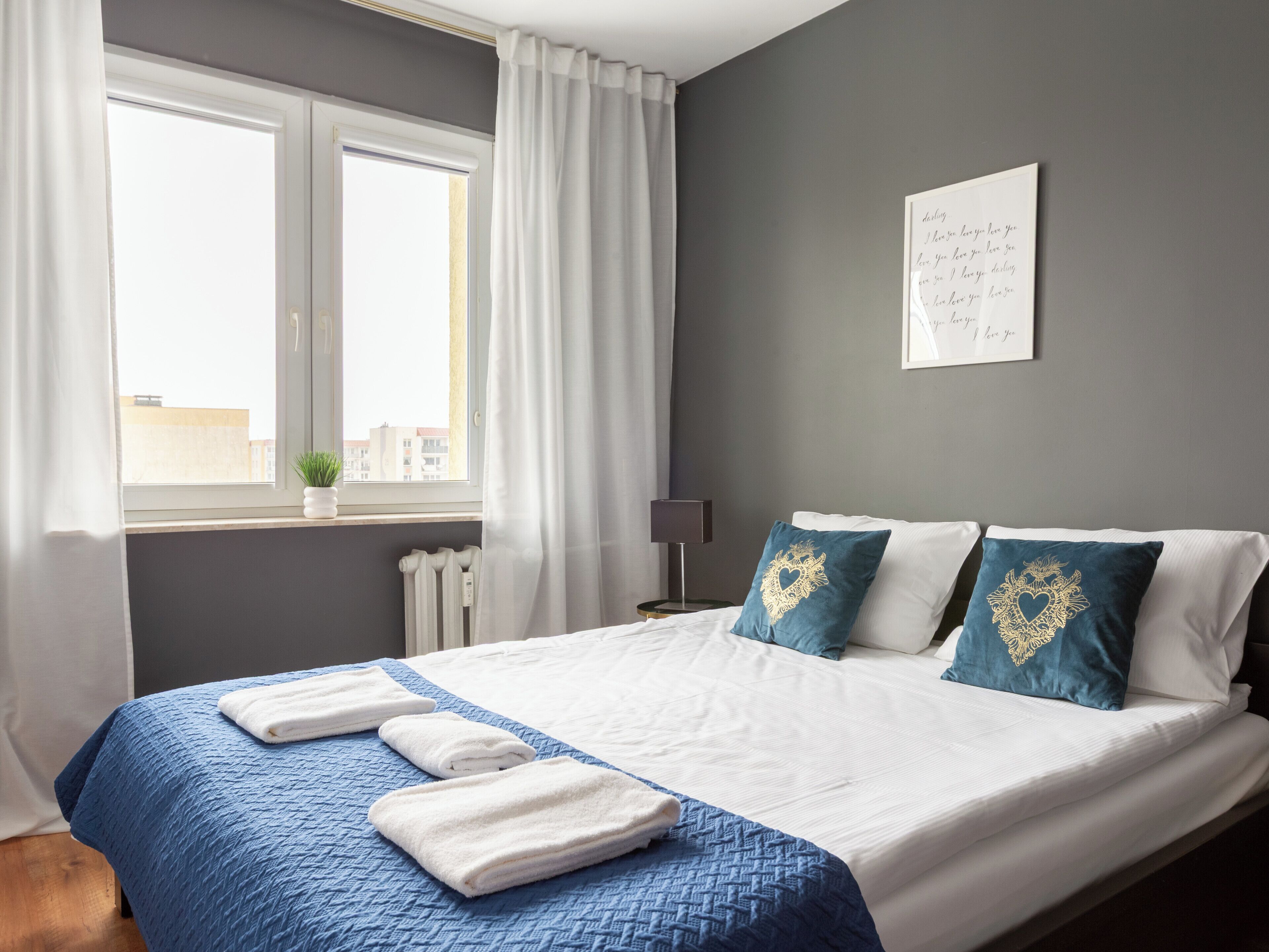 Ferros/tábuas de passar roupa, Wi-Fi, roupa de cama