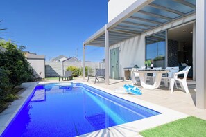Piscina externa sazonal