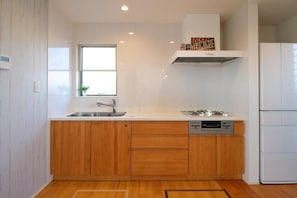 Villa, 1 Bedroom, Balcony, Pool View | Dapur peribadi