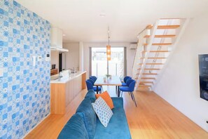 Villa, 2 habitaciones, alberca privada | Área de sala de estar