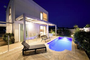 Piscina externa sazonal