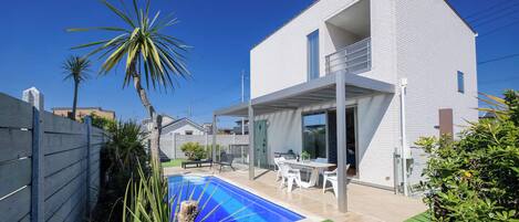 Seasonal outdoor pool