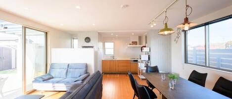 Villa, 1 Bedroom, Balcony, Pool View | Living area