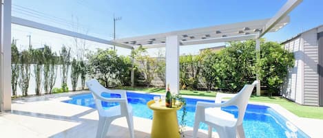 Piscine extérieure (ouverte en saison)