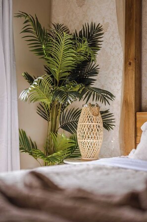 Ferros/tábuas de passar roupa, berço de viagem, Wi-Fi, roupa de cama