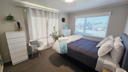 Greenmeadows Retreat - walk to everything you need