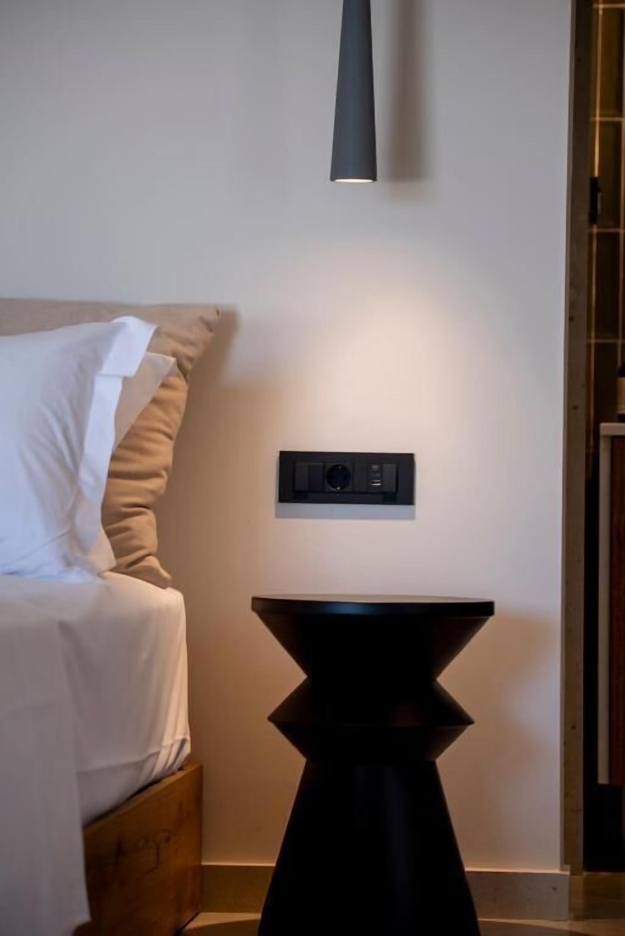 Zimmersafe, Schreibtisch, schallisolierte Zimmer, Bügeleisen/Bügelbrett