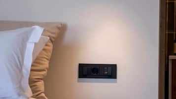 Zimmersafe, Schreibtisch, schallisolierte Zimmer, Bügeleisen/Bügelbrett