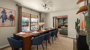 Luxury House | Dining - Creekview Drive (Round Rock)