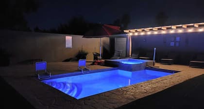 La Casita del Valle. Private Home w/ Pool & Jacuzzi Sleeps 10