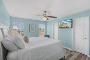 3 bedrooms, iron/ironing board, WiFi, bed sheets - Walk to Beach | Pool, Deck & Space to Unwind (Gulf Shores)