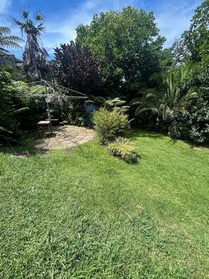 Property grounds - Oasis Hideaway (Waiheke Island)
