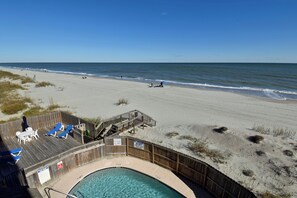 On the beach - Sea Mystique 204 - Oceanfront Condo in Garden City Beach (Garden City)