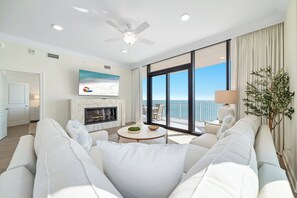 Smart TV - Luxury Corner Beachfront Condo w/ Lazy River, Water Slide & Gulf Views | BEACHBALL PROPERTIES (Gulf Shores)