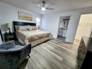 3 bedrooms, desk, iron/ironing board, free WiFi