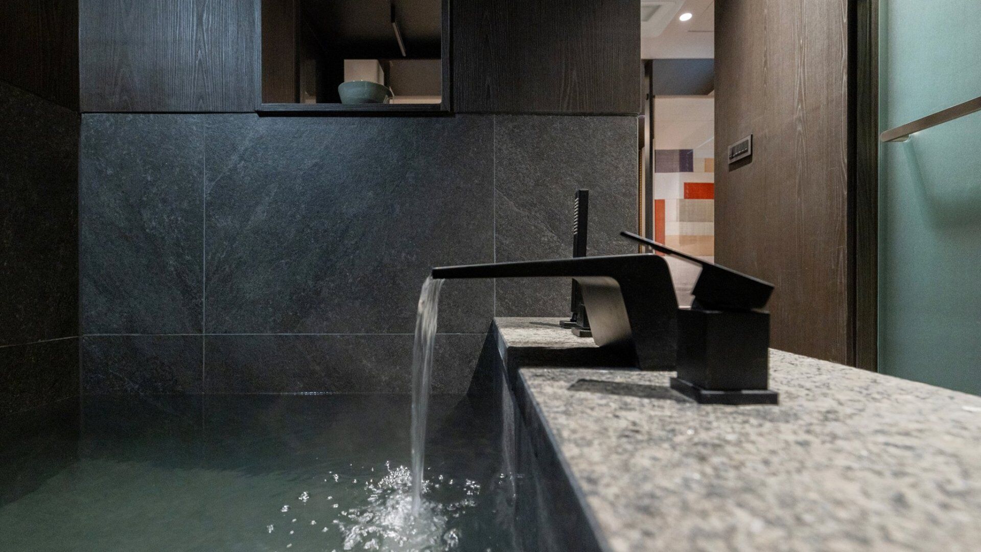 Signature B | Private spa tub