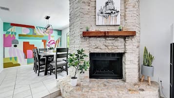 Rumah Mewah, kolam renang pribadi | Tempat makan