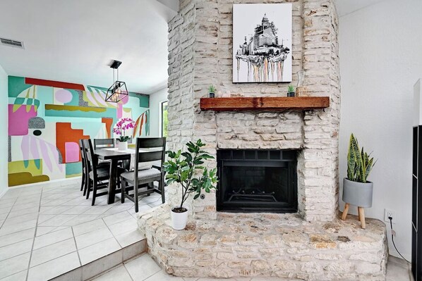 Luxury House, Private Pool | Dining - Modern 3BR Home in Vibrant Austin Pool (Austin)
