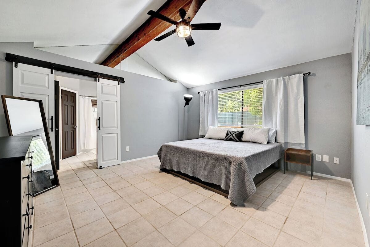 Luxury House, Private Pool | Iron/ironing board, free WiFi