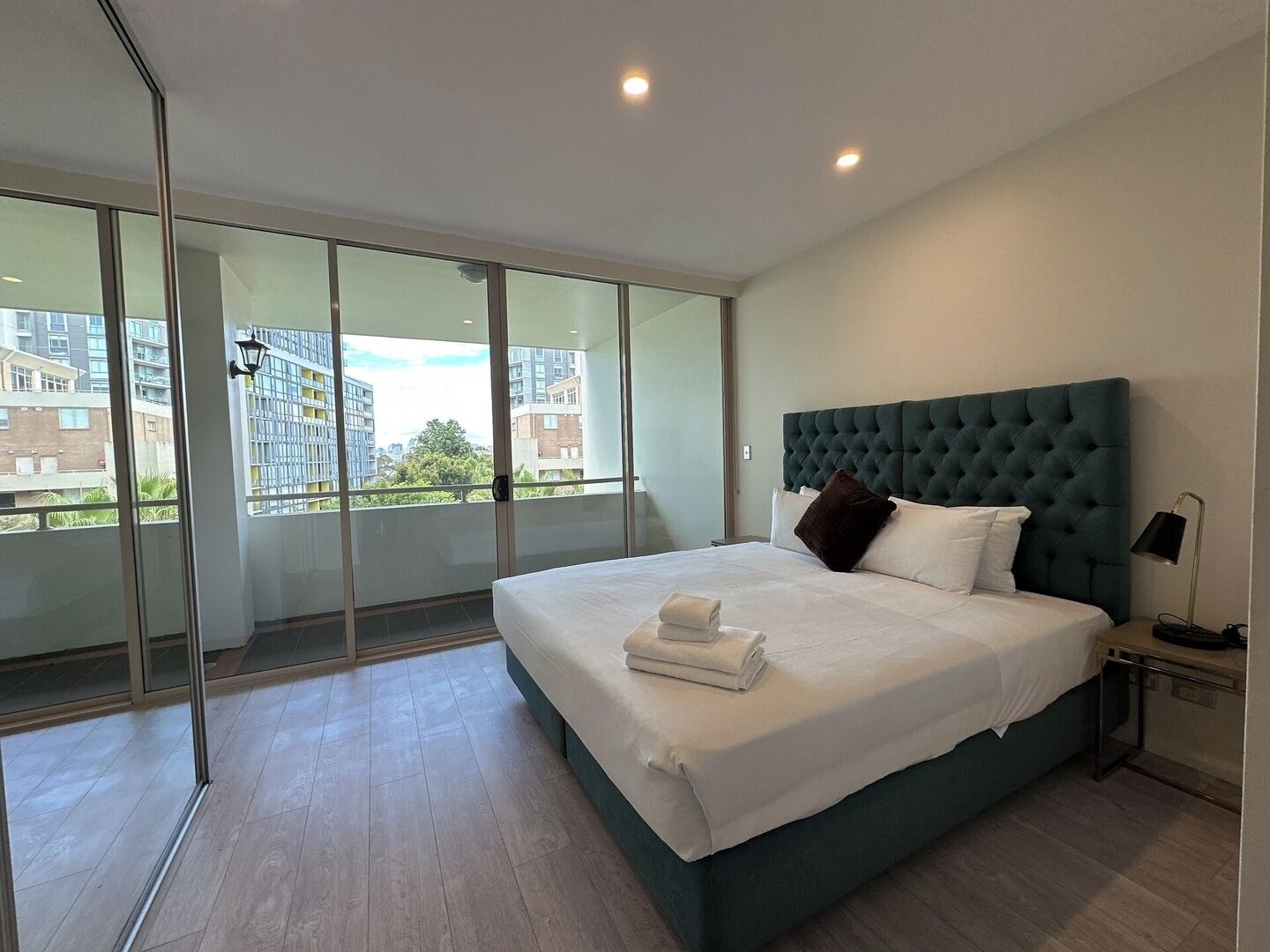 3 bedrooms, desk, iron/ironing board, WiFi