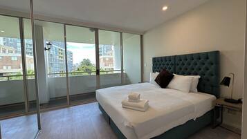 3 bedrooms, desk, iron/ironing board, WiFi