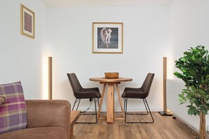 Dining - Historic 1BR Home in Culross Near Filming Sites (Culross)
