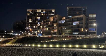 Luxurious Beachside Retreat: Modern Comfort in Newcastle's Heart