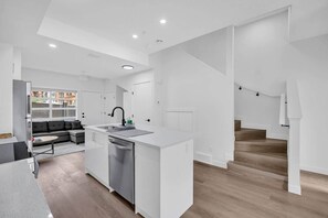 Fridge, microwave, oven, stovetop - Bridgeland Hillside Charm (Calgary)