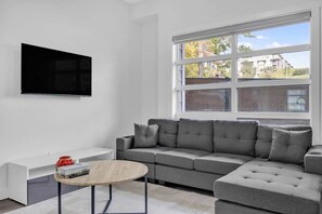 Smart TV - Bridgeland Hillside Charm (Calgary)