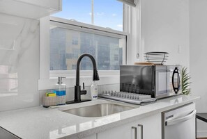 Private kitchen - Designer Studio with City view (Calgary)