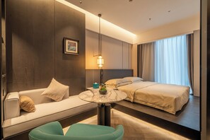 In-room safe, blackout drapes, soundproofing, iron/ironing board - Gauss Hotel GUANGZHOU (Guang Zhou Shi)