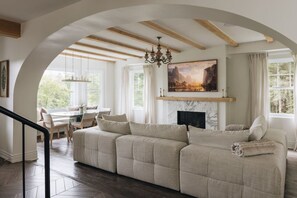 TV, fireplace, stereo