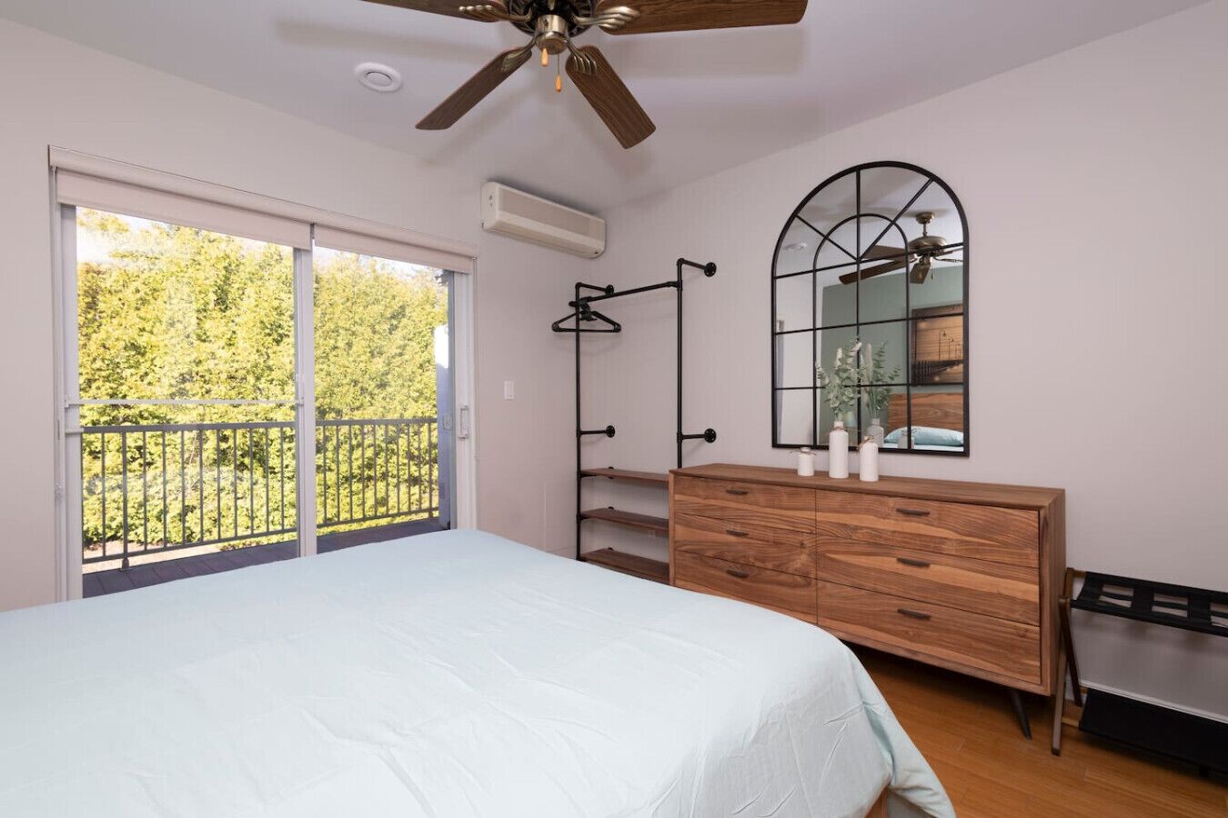 Desk, iron/ironing board, travel crib, WiFi