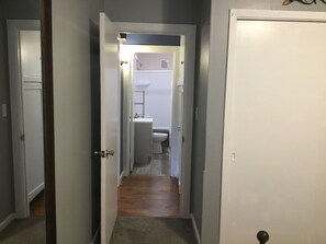 Interior - Comfortable and Cozy Apartment Near Historic McKennon Park and Avera Hospital (Sioux Falls)