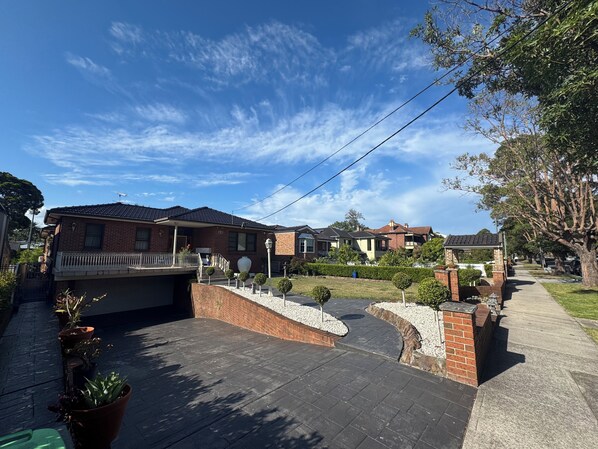 Unclassified image, 1 of 42, button - Spacious-Cozy Oversized Room in Leafy Strathfield (Strathfield)